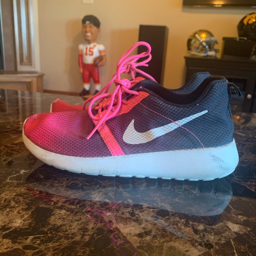 nike pink ombré roshe
